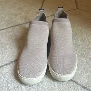 Rothys chelsea blush